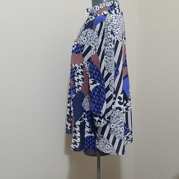 A-line Printed Blouse with V inset back L - Picture 3 of 8